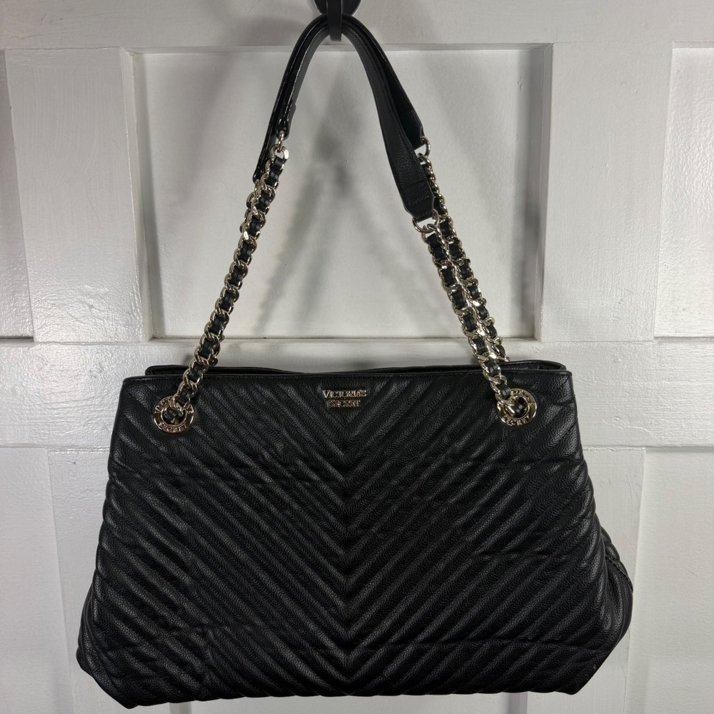 Victoria's Secret Black V-Quilt Chevron Shoulder Tote Gold Chain Strap Purse s11